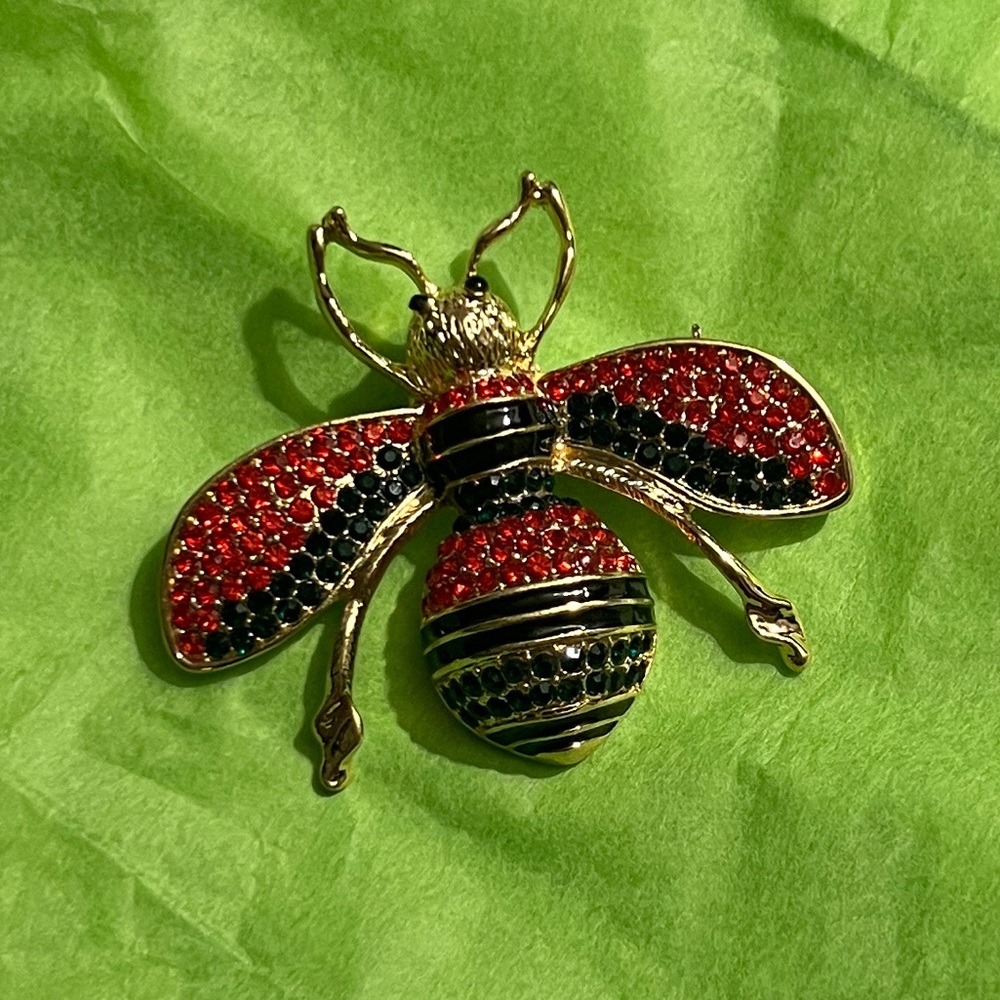 Designer Style Bee Rhinestone Brooch - Picture 3 of 9